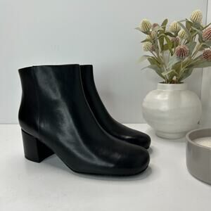 Vionic Sibley Leather Comfort Block Heel Ankle Boot Black Women's 8.5 NWOB FLAW